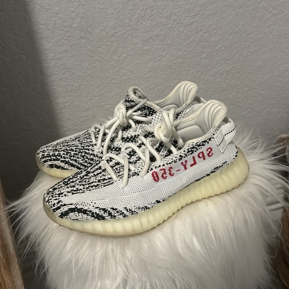 Yeezy 350 zebras US 4 1/2 - Picture 3 of 7